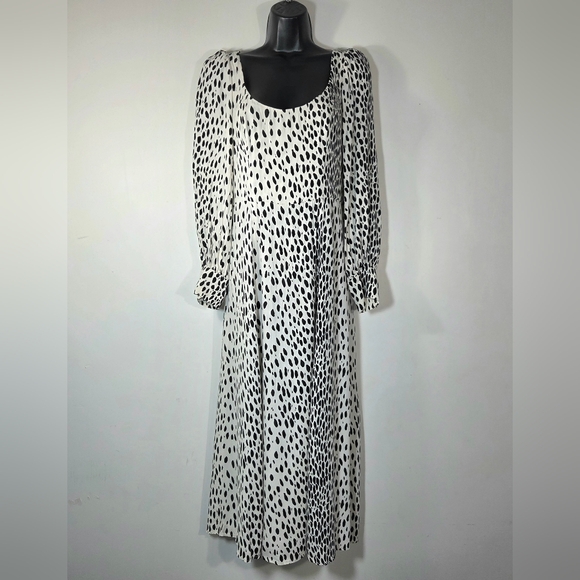 Reformation Dresses & Skirts - REFORMATION ALESSI CHEETAH PRINT MIDI DRESS.